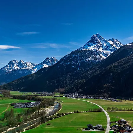 Elke's Oetztal - Nahe Therme, Herzlich, Stilvoll, Aussichtsreich Апартаменты Лангенфельд